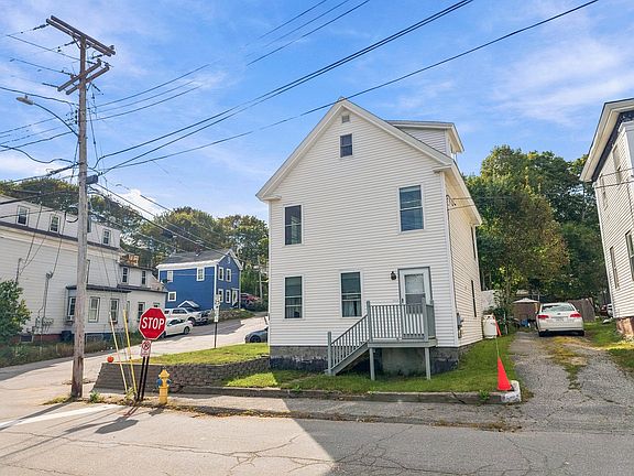 4th image of 732 Middle Street
