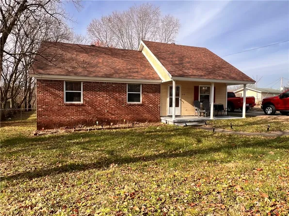 216 Phillips St, Berryville, AR 72616