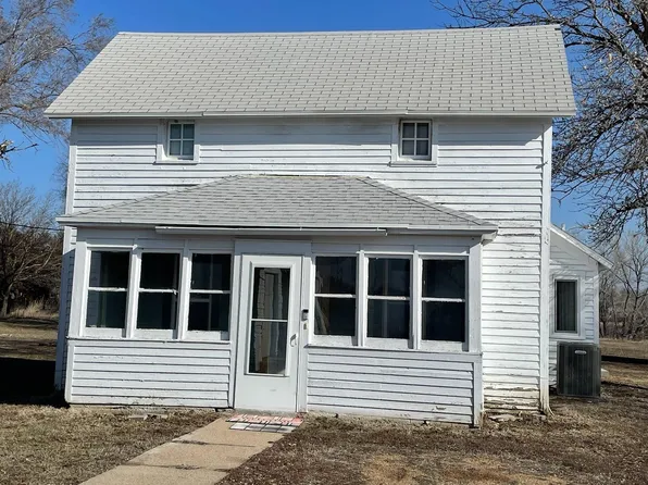 404 Lincoln Ave, Creighton, NE 68729