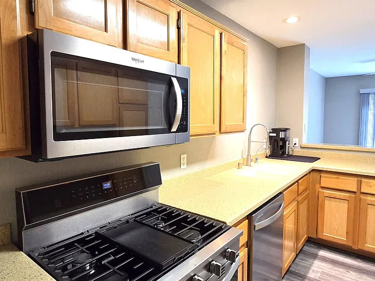 690 Barbary Coast Ave — Photo 10