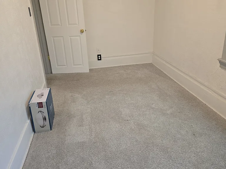 1408 E Oakland Ave — Photo 10