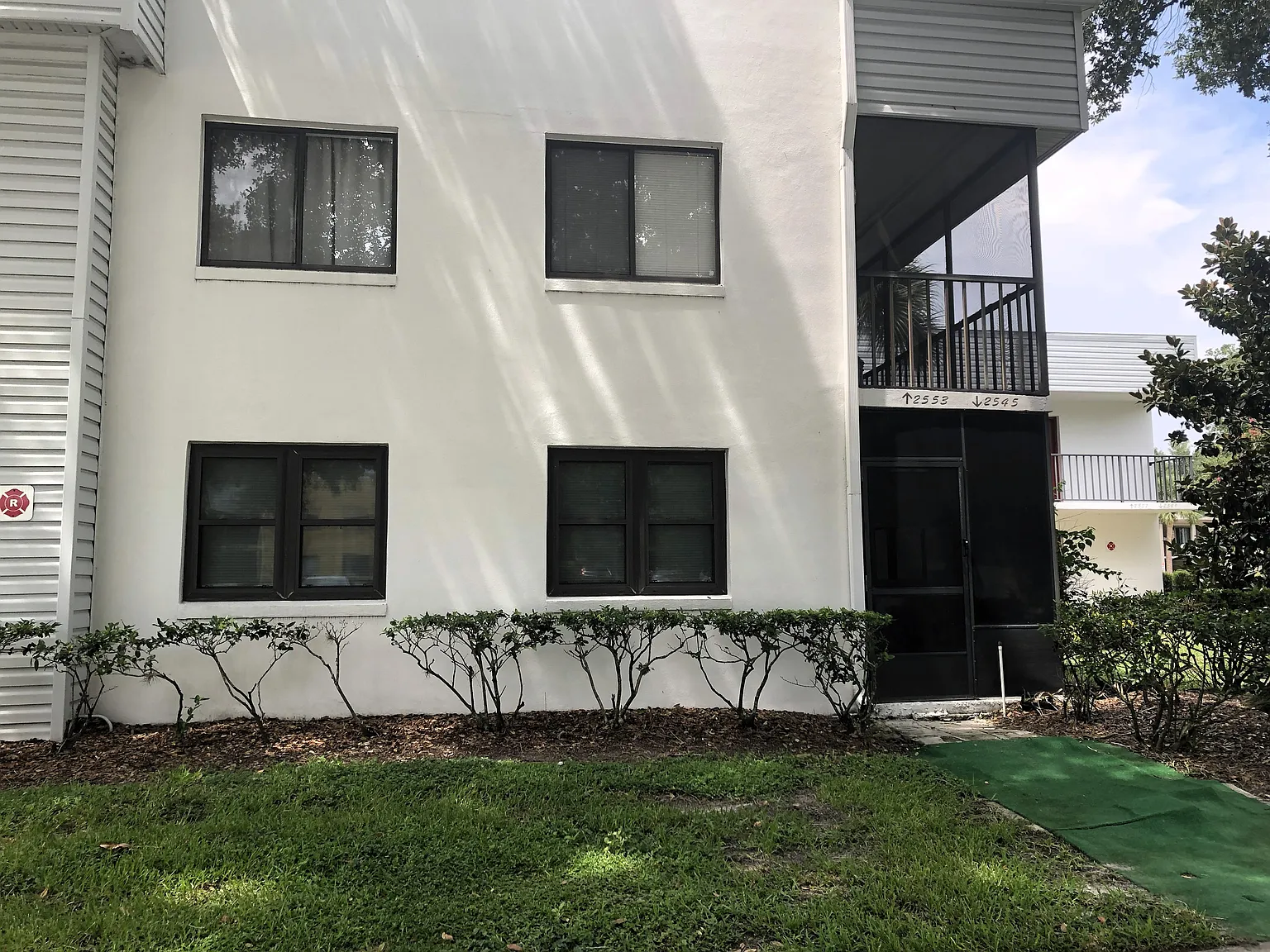 2 bed, 953 sqft, $1,600 — Photo 1