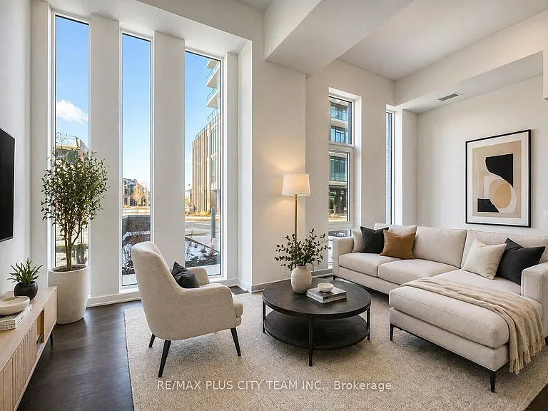 215 Veterans Dr #103 — Photo 2