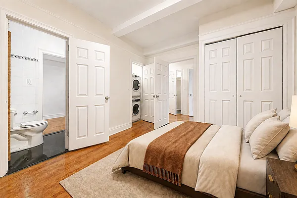 Bedroom, photo 2