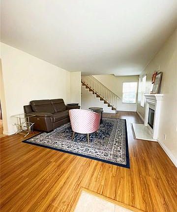 5th image of 123 N 5th St