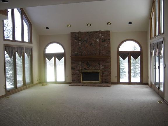Fabulous 2-story family room