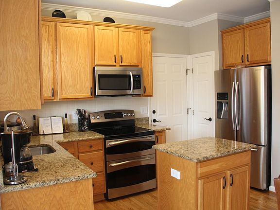2nd image of 300 Country Valley Ct