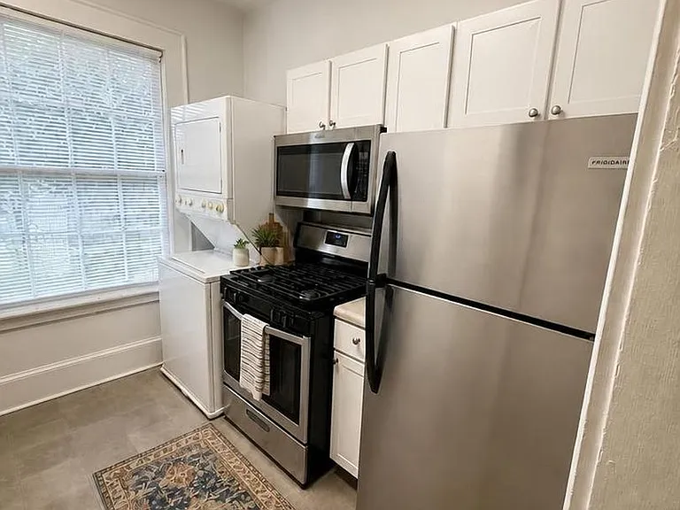 734 Frederica St NE — Photo 3