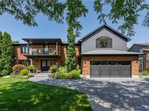 50 Roehampton Ct, Kitchener, ON N2A 3L1