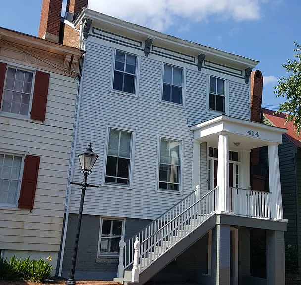 414 London St — Photo 1