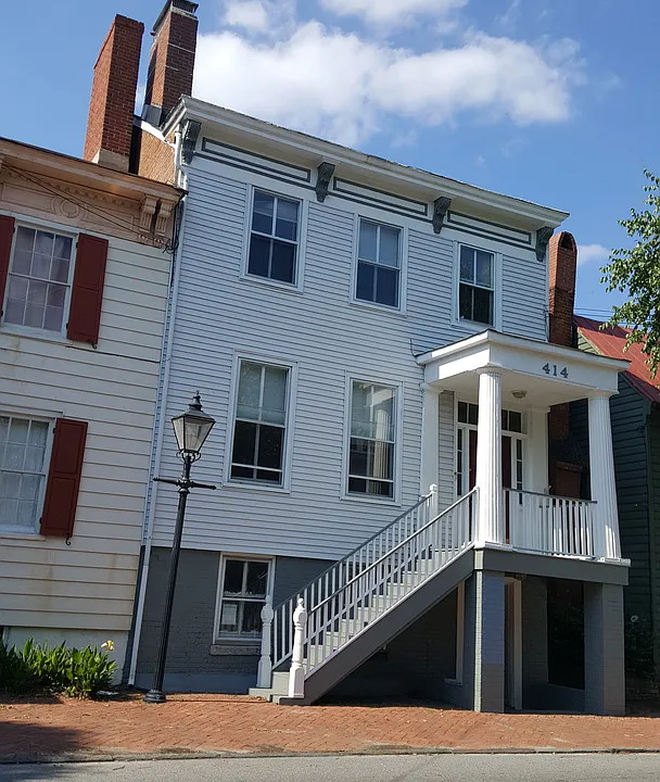414 London St