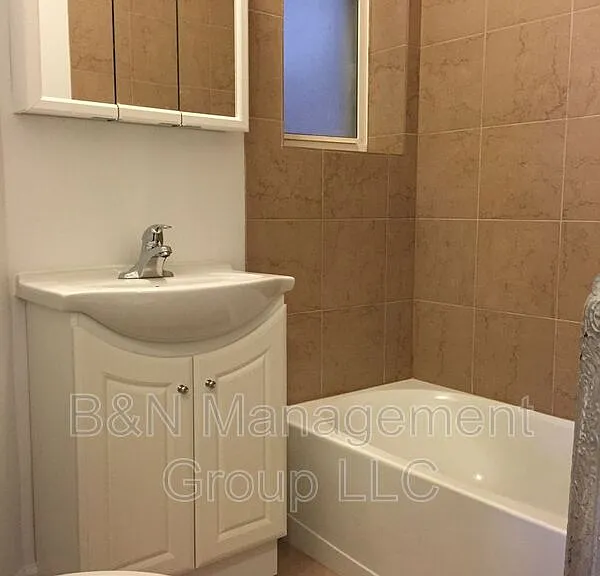 1055 W Dakin St #2 — Photo 9