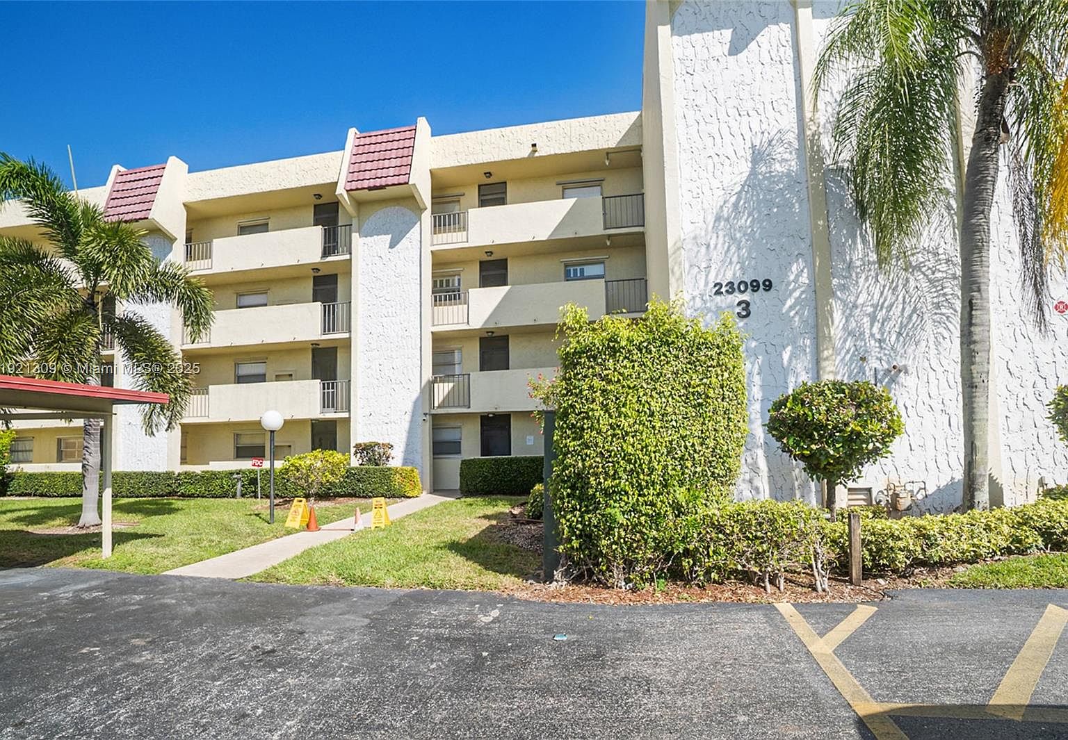 23099 Barwood Ln #307