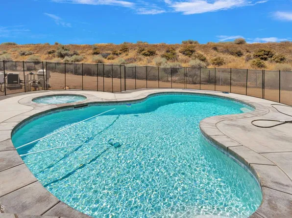15189 Rodeo St, Hesperia, CA 92345