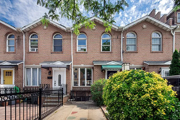 Sold by Corcoran | media 8