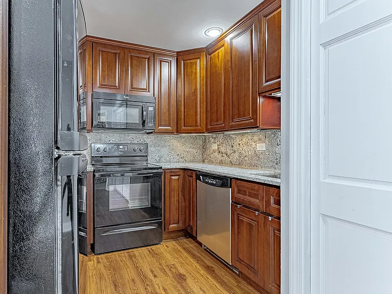 1303 Wyndham Dr #D-107 — Photo 3