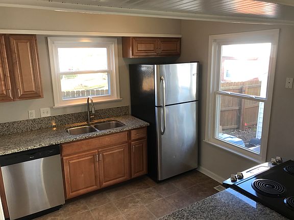 5th image of 705 15th St #A