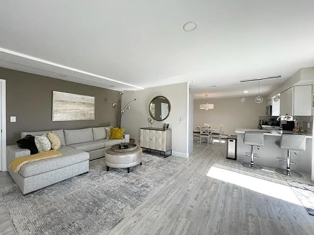 1 bed, 1000 sqft, $2,500 — Photo 2