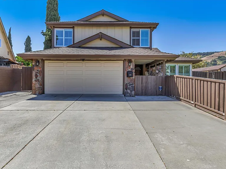 448 Los Pinos Way — Photo 1