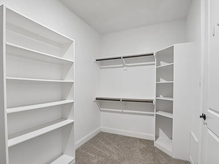7228 Ridgepoint Dr — Photo 14