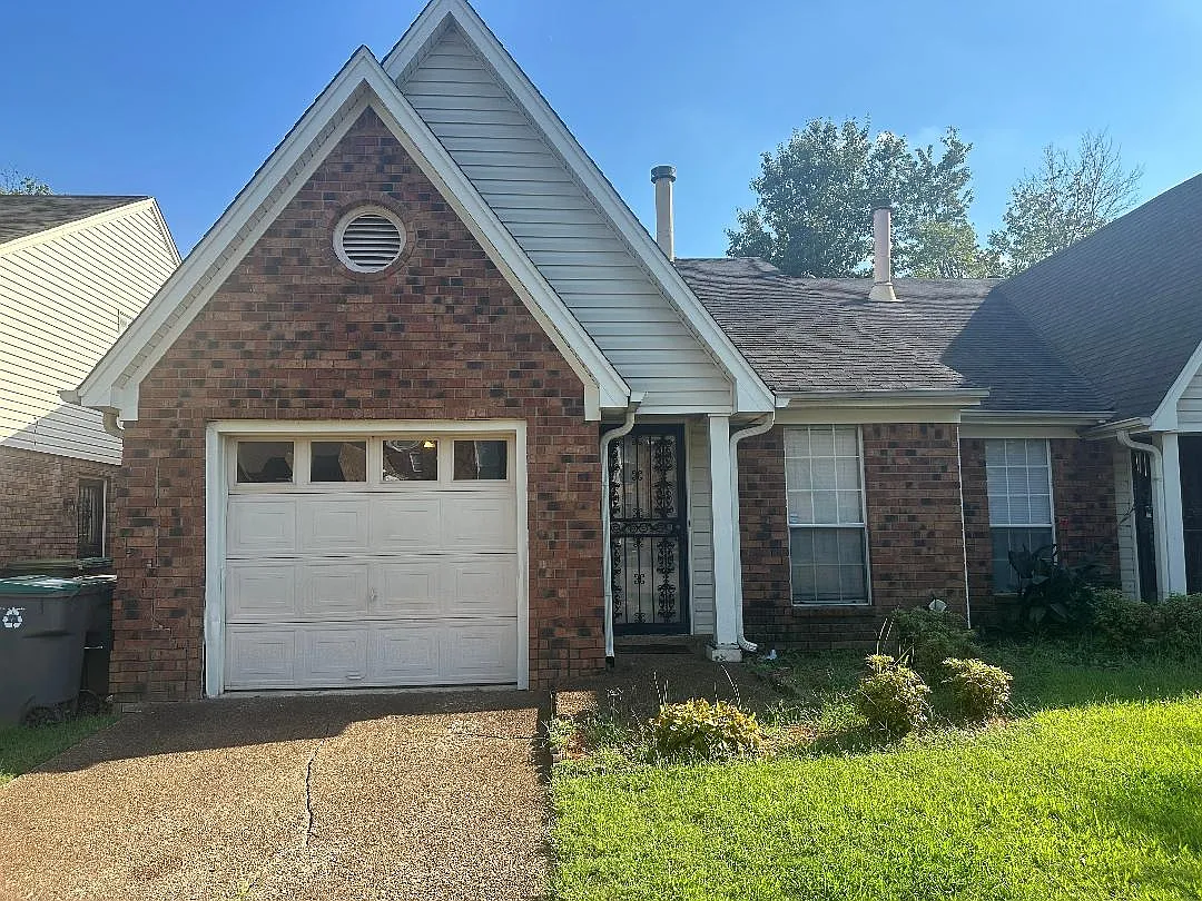 2 bed, 1054 sqft, $1,275 — Photo 1