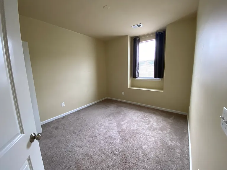 258 Woodstream Blvd — Photo 4