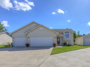 919 Deer Ridge St NW, Lonsdale, MN 55046