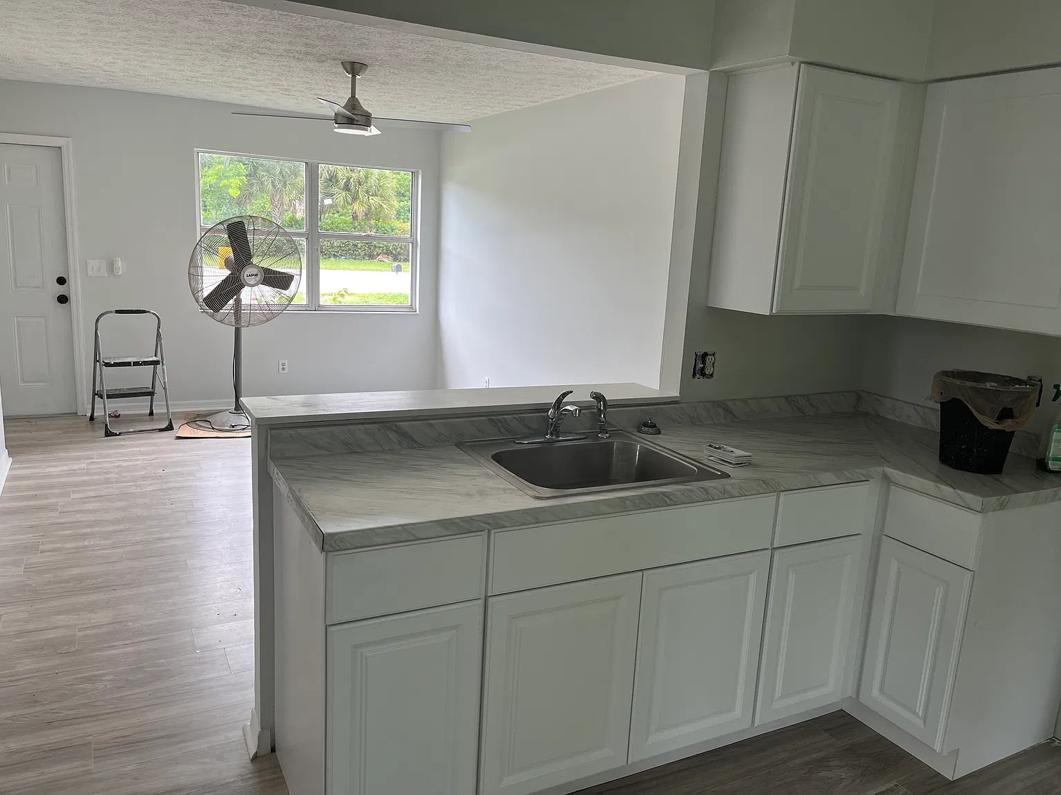 2 bed, 800 sqft, $1,700 — Photo 2