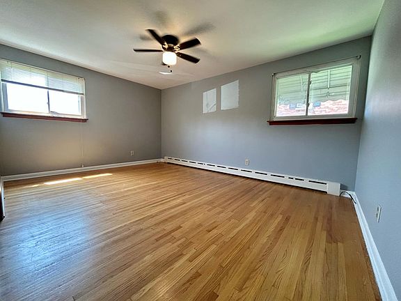 3rd image of 642 Kenmore Ave APT 3