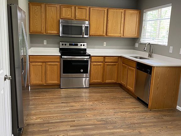 Kitchen with eat-in space