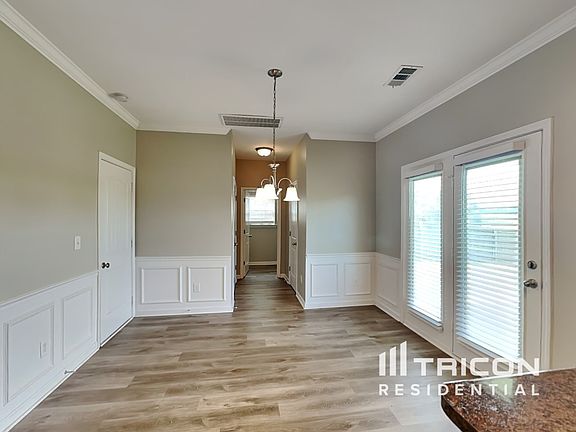 4th image of 386 Stratford Park Blvd