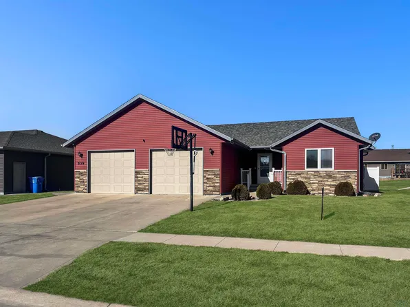 539 14th St SW, Le Mars, IA 51031