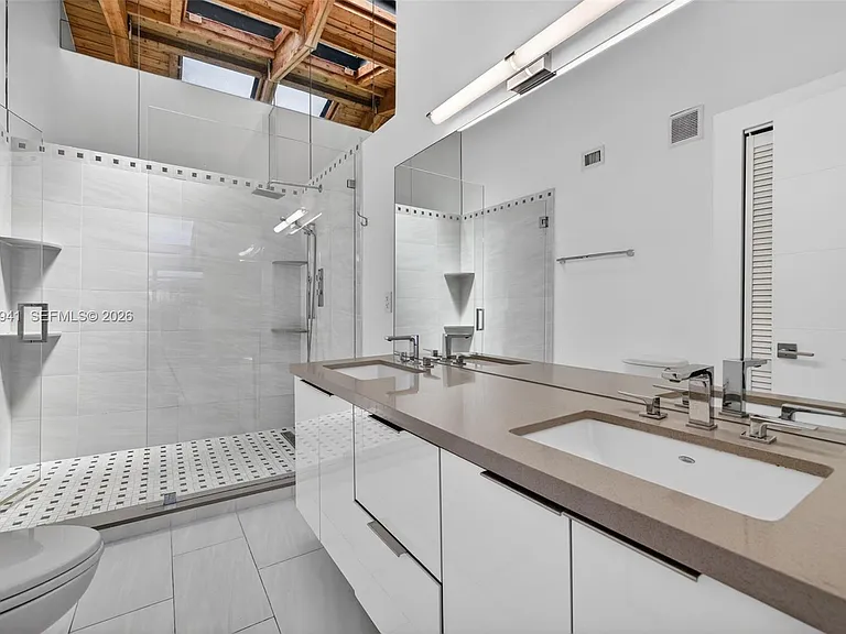 2619 S Parkview Dr — Photo 9