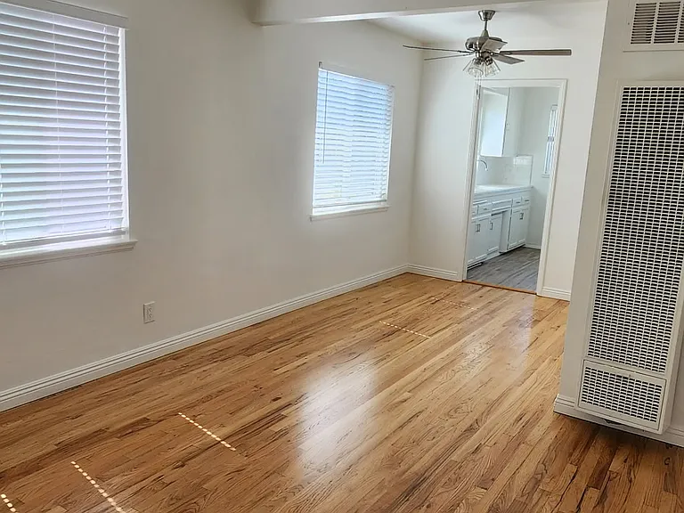 3880 Lamont St #3880 — Photo 9