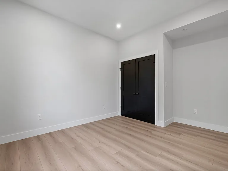 198 Albion St #302 — Photo 12
