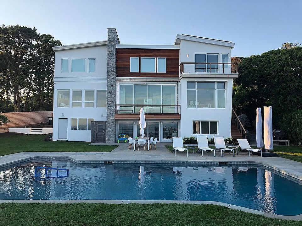 1st image of 32 Aqua Dr