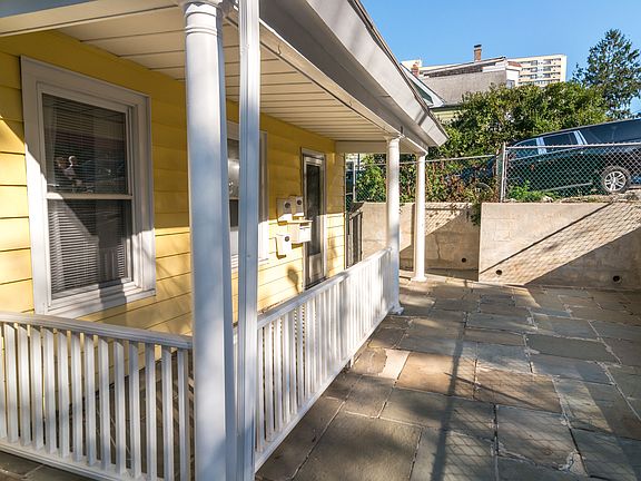 5th image of 11 Van Buren St