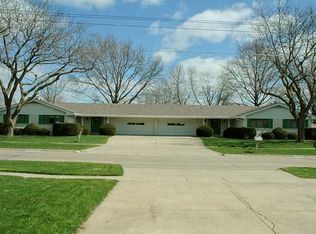 4025 82nd St, Urbandale, IA 50322