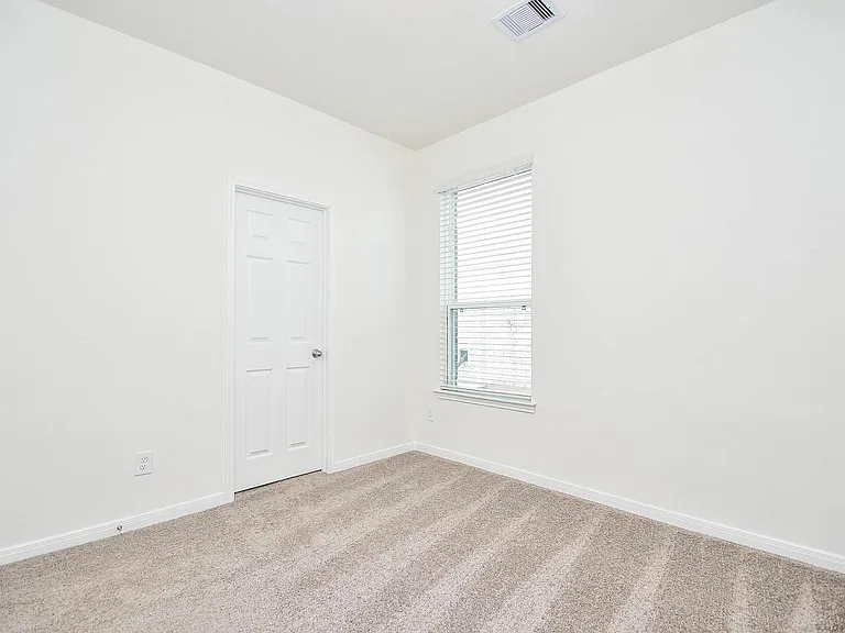 25230 Benroe St — Photo 22