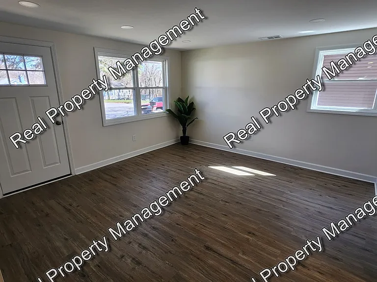 2830 Grand Blvd — Photo 2