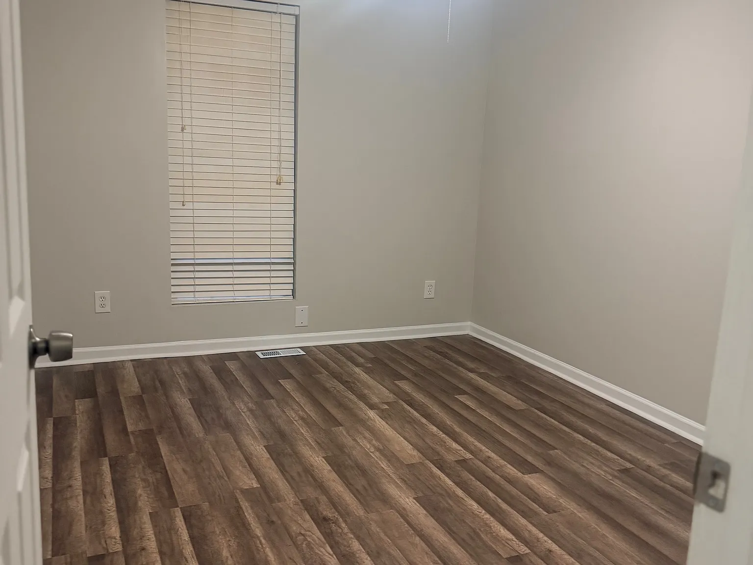 3 bed, 2.5 bath, 1422 sqft, $2,000 — Photo 4