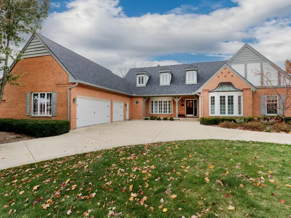 1908 Crimson Ln, Bloomington, IL 61704