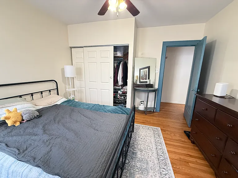 5540 N Artesian Ave #2B — Photo 5