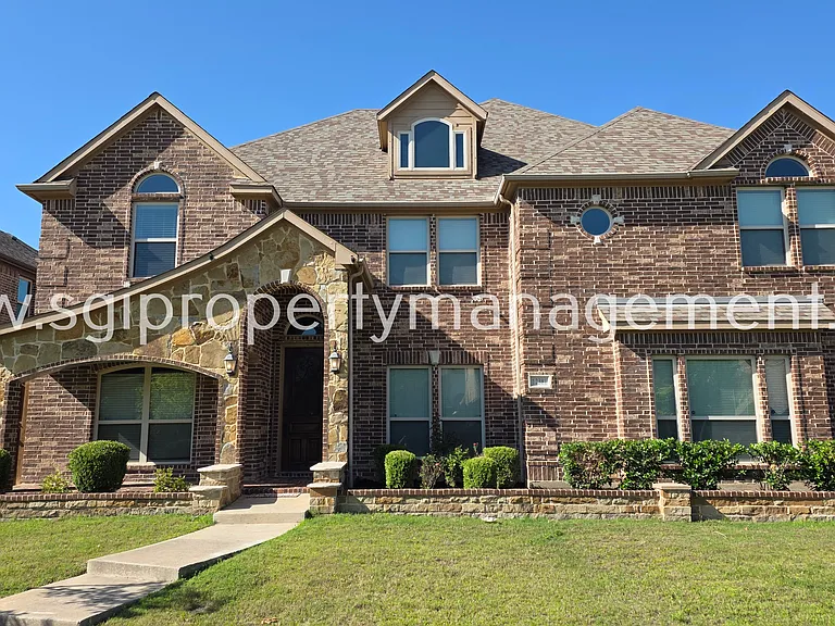 12381 Summertree Dr — Photo 1