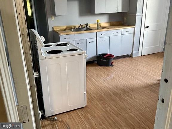 2nd image of 131 Schuylkill Ave