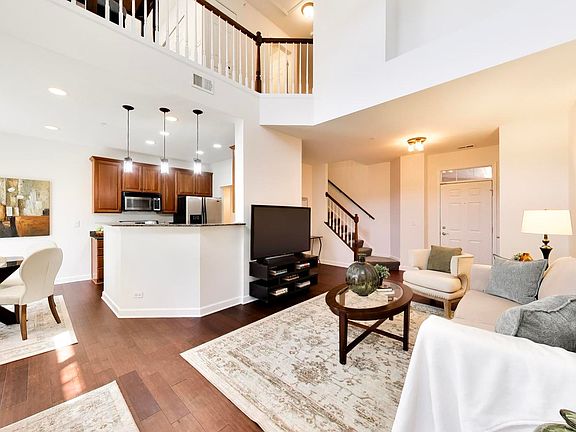 2nd image of 899 Bromley Pl