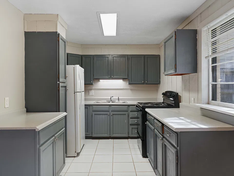 10210-10230 W 26th Ave