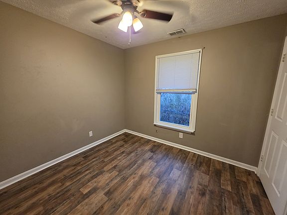5th image of 2137 Columbia St