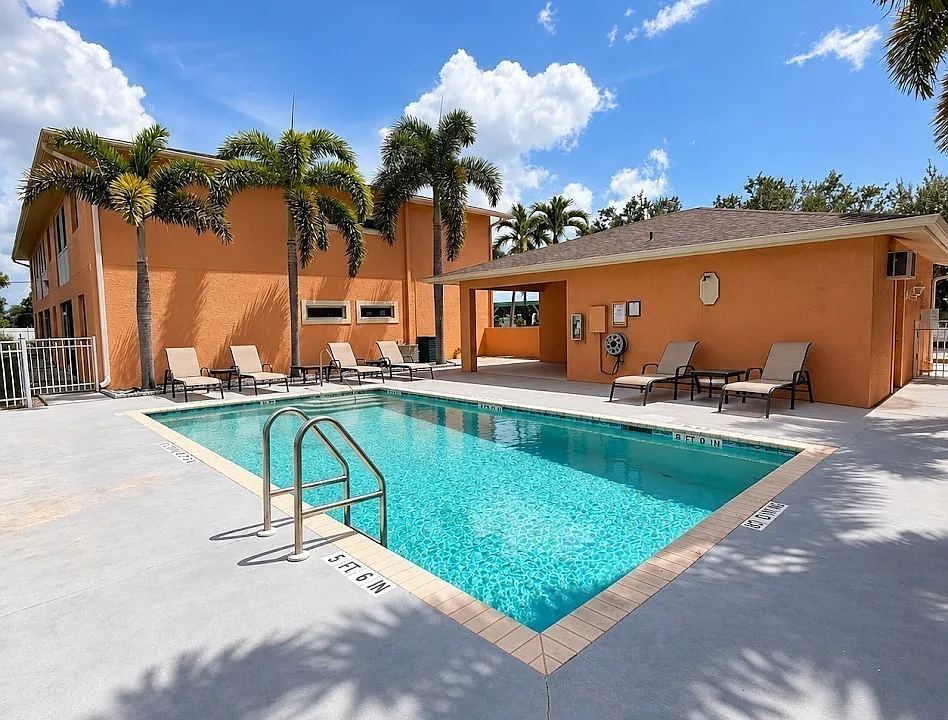 1117 SW 48th Ter #5