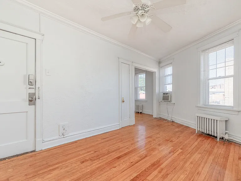 7350 Lindell Blvd #202 — Photo 2